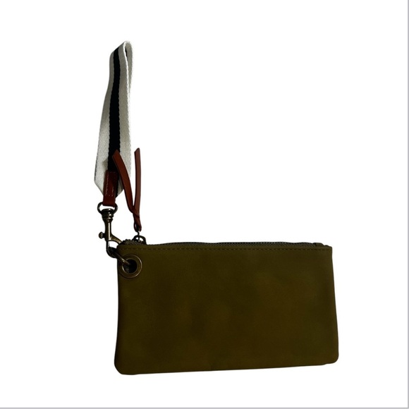 Universal Thread Handbags - Universal Thread Co. Small Clutch Wristlet Matte Green